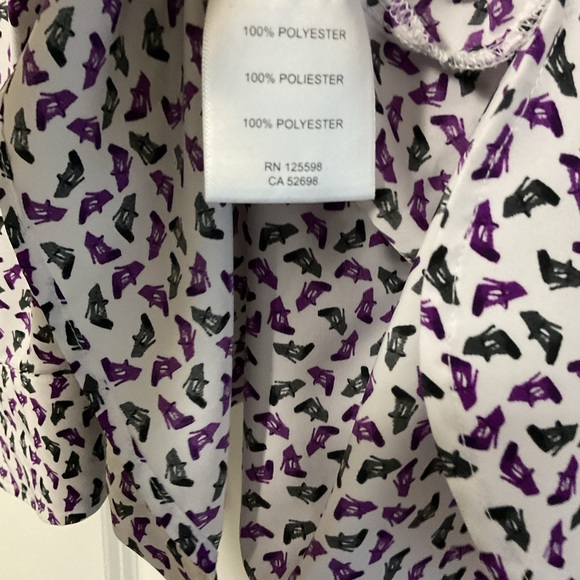 Ellen Tracy Shoe Print Blouse - Picture 4 of 5